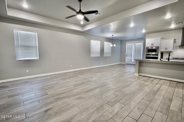 272 Hunstanton Street, El Paso, TX 79928