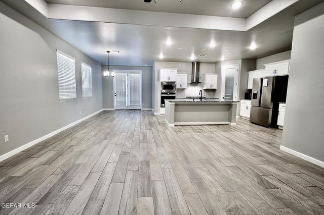 272 Hunstanton Street, El Paso, TX 79928