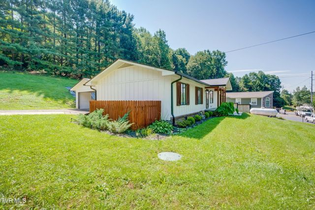 2071 Highway 421, Bristol, TN 37620