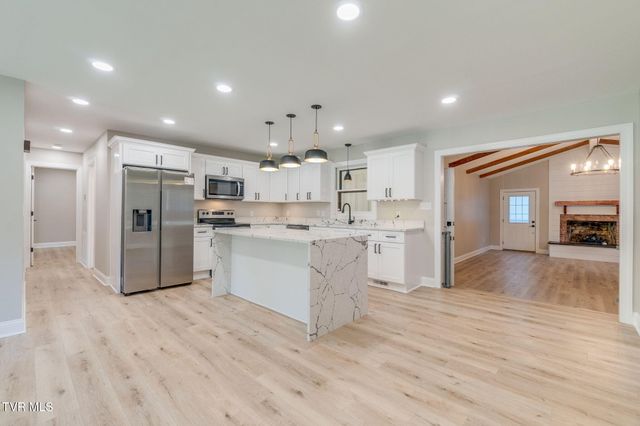 2071 Highway 421, Bristol, TN 37620