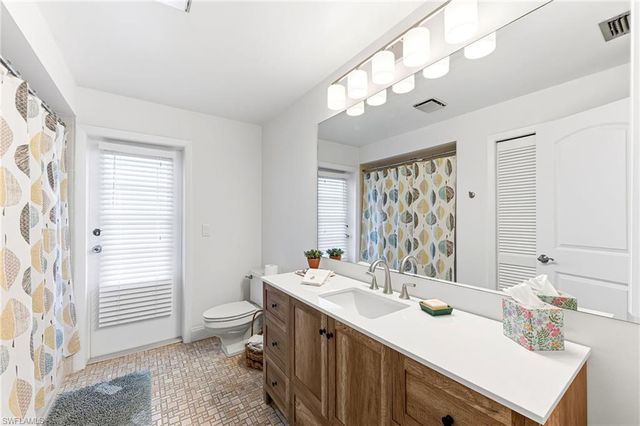 9981 Treasure Cay LN, Bonita Springs, FL 34135