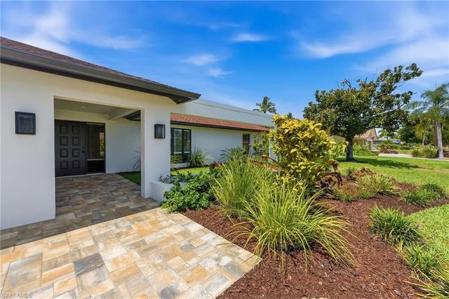 9981 Treasure Cay LN, Bonita Springs, FL 34135