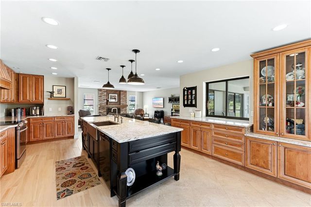 9981 Treasure Cay LN, Bonita Springs, FL 34135
