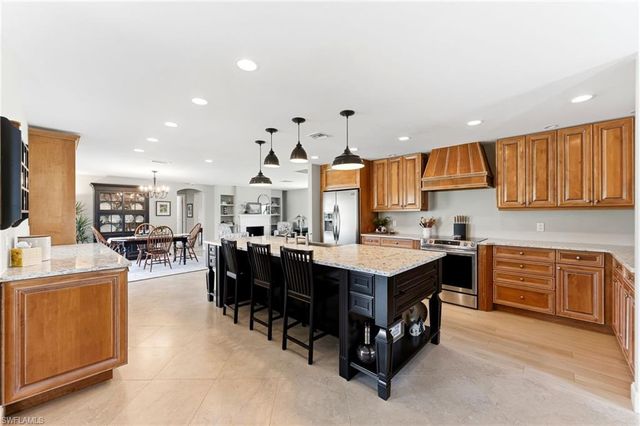 9981 Treasure Cay LN, Bonita Springs, FL 34135