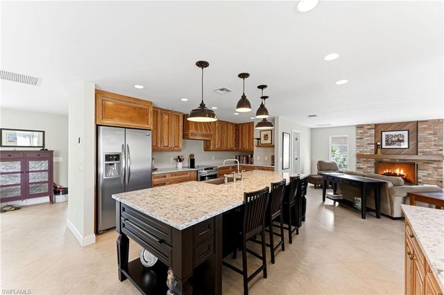 9981 Treasure Cay LN, Bonita Springs, FL 34135