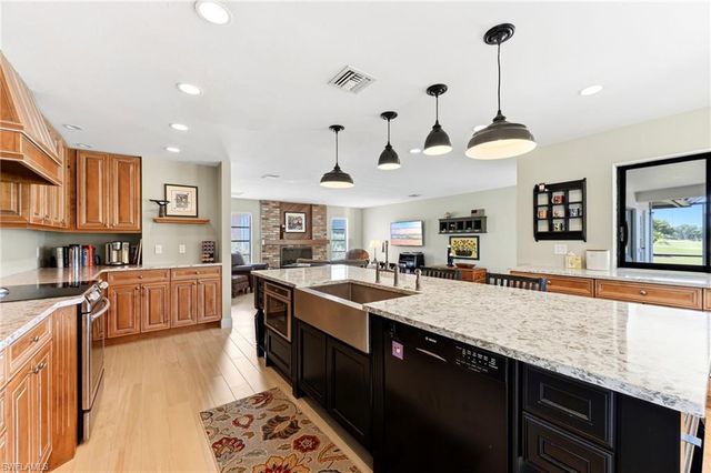 9981 Treasure Cay LN, Bonita Springs, FL 34135