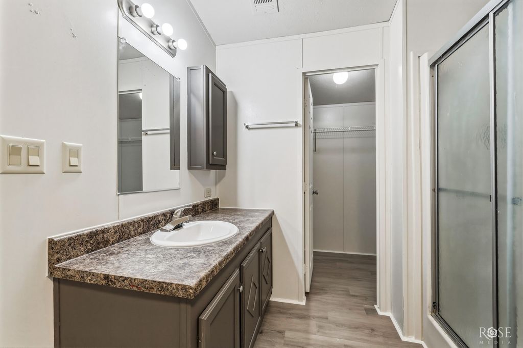 Image 11 of property listing at 2870 E Valley Drive, San Angelo, TX 76905