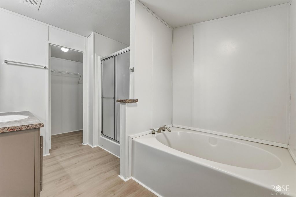 Image 12 of property listing at 2870 E Valley Drive, San Angelo, TX 76905