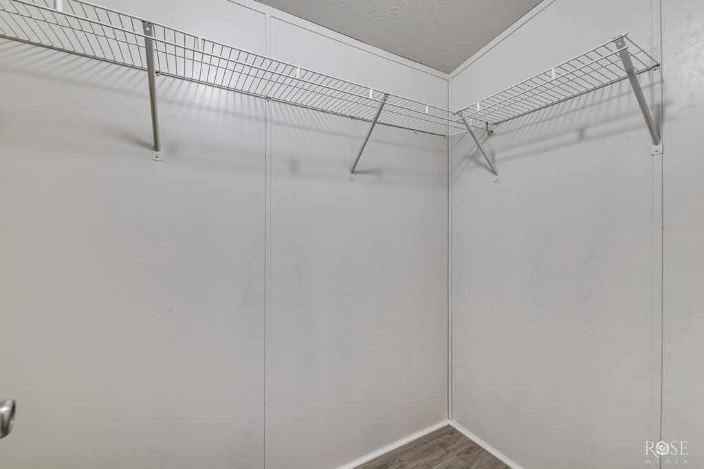 Image 13 of property listing at 2870 E Valley Drive, San Angelo, TX 76905