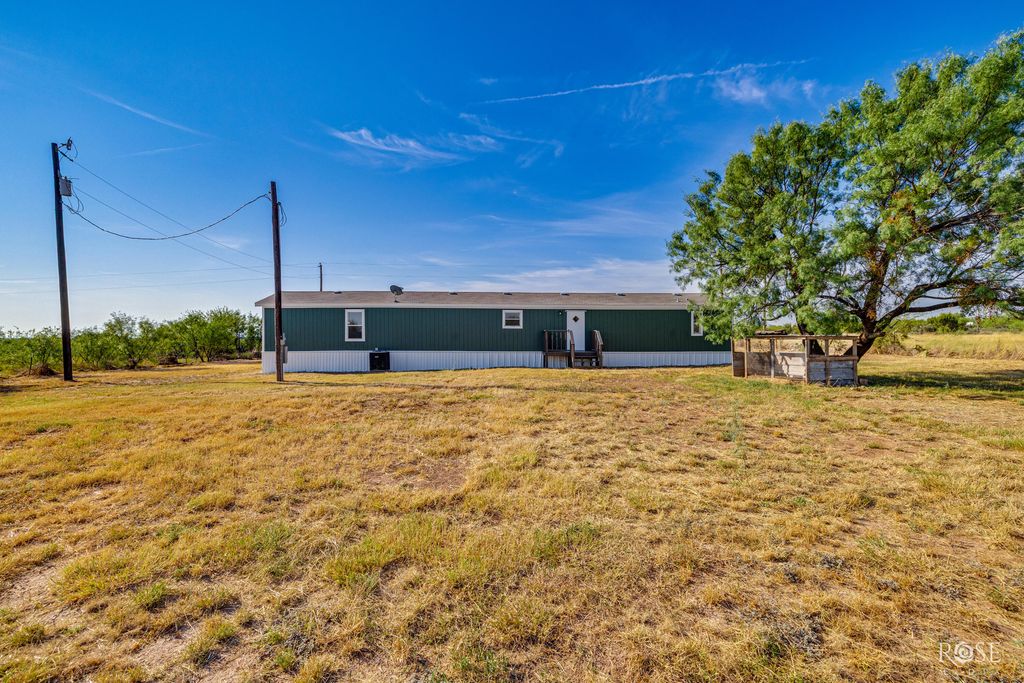 Image 19 of property listing at 2870 E Valley Drive, San Angelo, TX 76905
