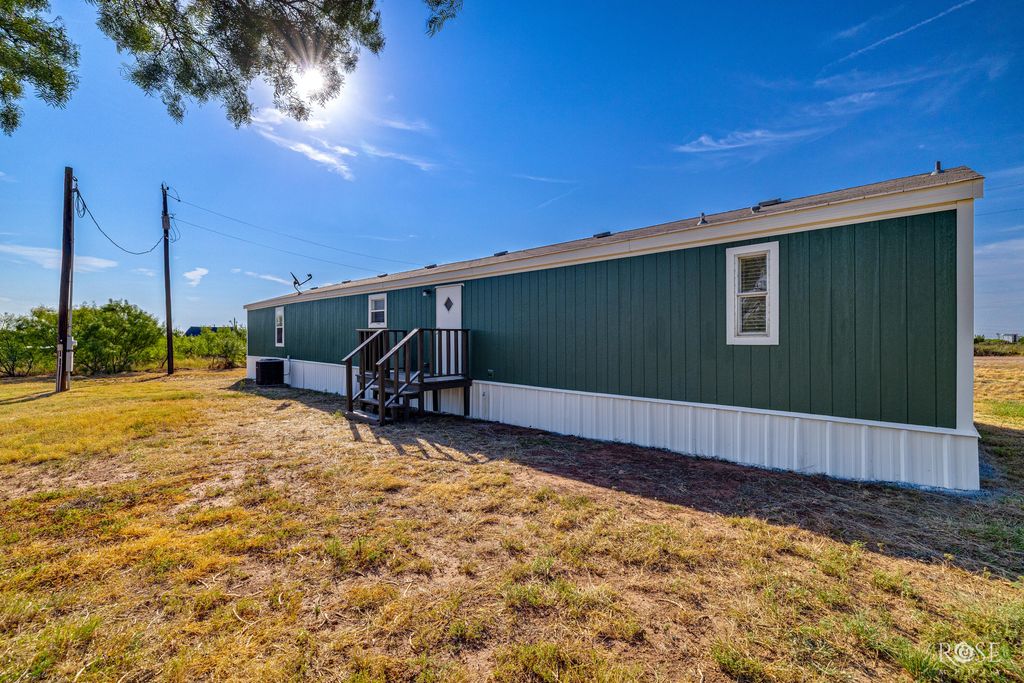 Image 20 of property listing at 2870 E Valley Drive, San Angelo, TX 76905