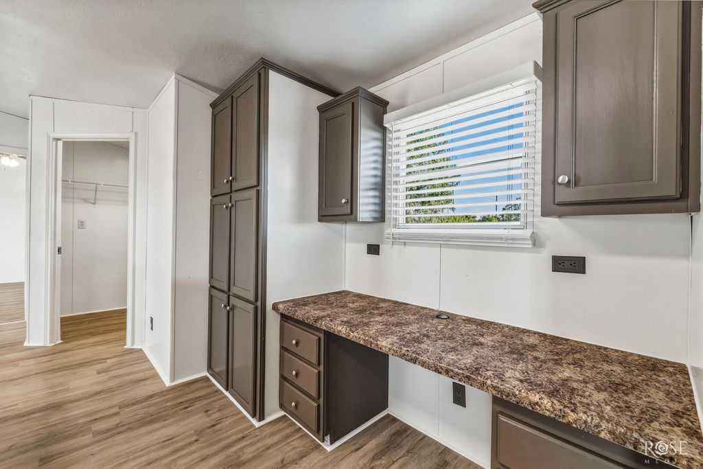 Image 9 of property listing at 2870 E Valley Drive, San Angelo, TX 76905