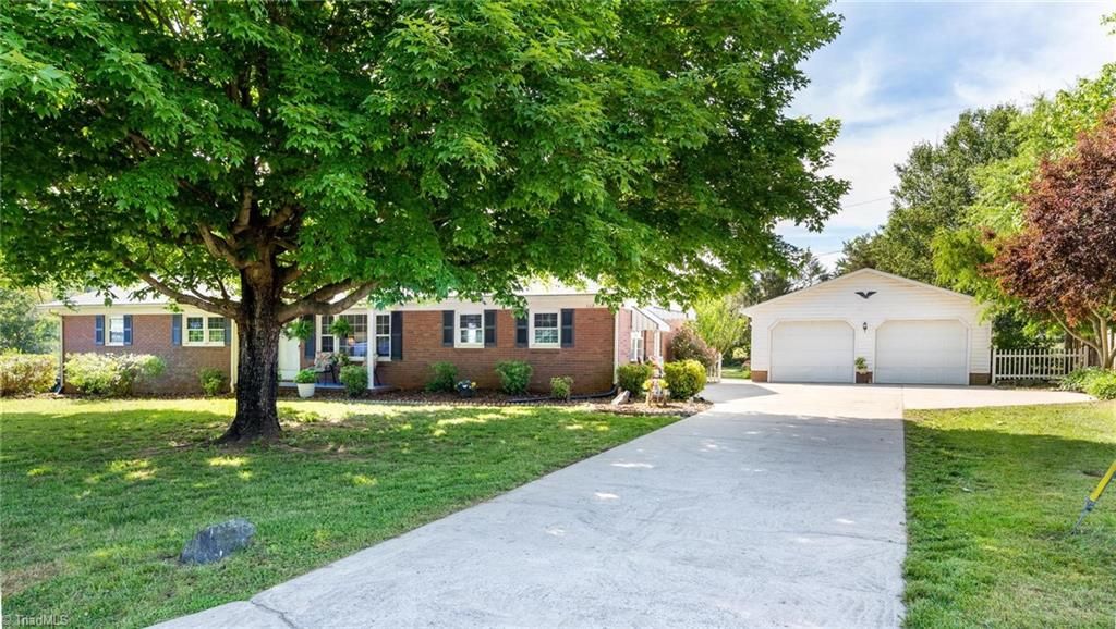 112 Persimmon Circle, Statesville, NC 28625