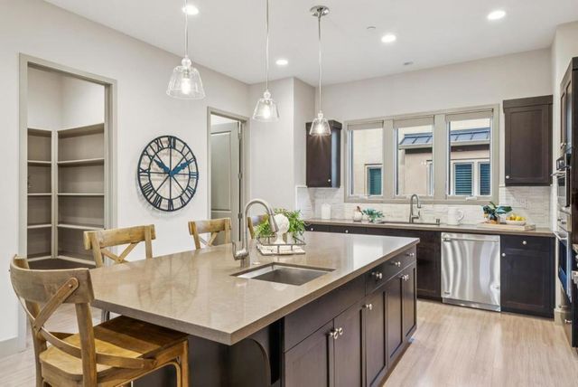 3428 Alma Village Circle, Palo Alto, CA 94306