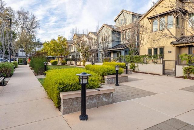 3428 Alma Village Circle, Palo Alto, CA 94306