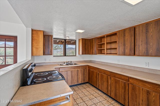 166 Salero Canyon Road, Patagonia, AZ 85624