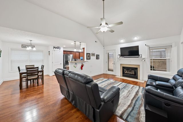 787 Sturdivant Dr, Clarksville, TN 37042