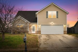 787 Sturdivant Dr, Clarksville, TN 37042