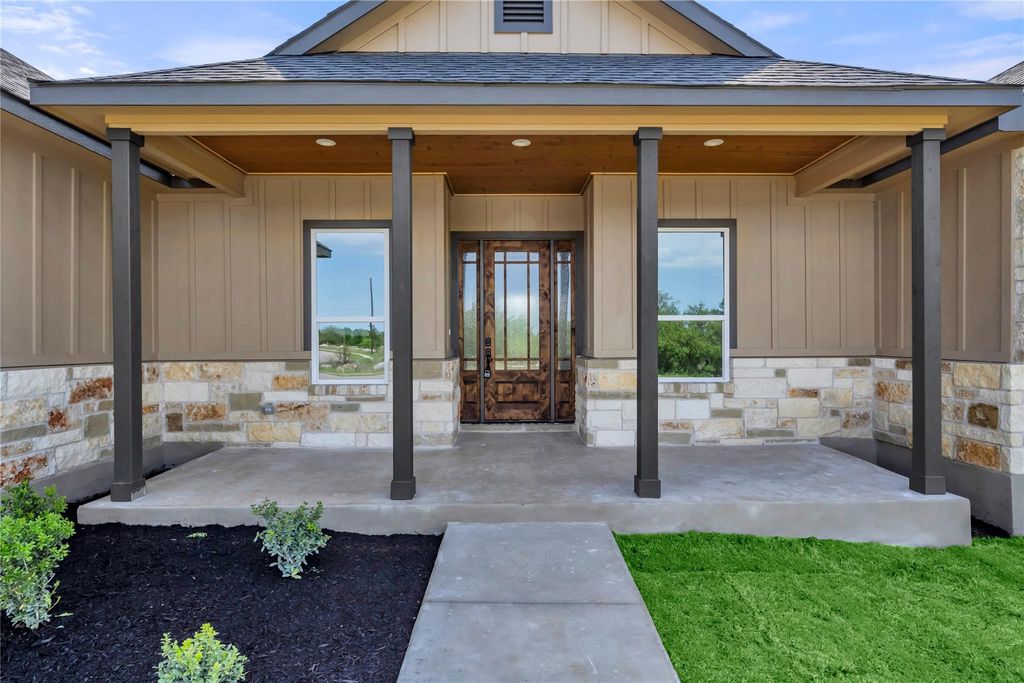 2221 Park View DR, Marble Falls, TX 78654