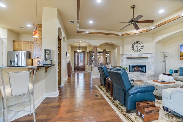 2506 Sailpoint DR, Spicewood, TX 78669