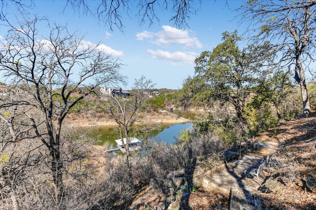 2506 Sailpoint DR, Spicewood, TX 78669