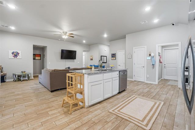 112 Elm Ave, Cache, OK 73527