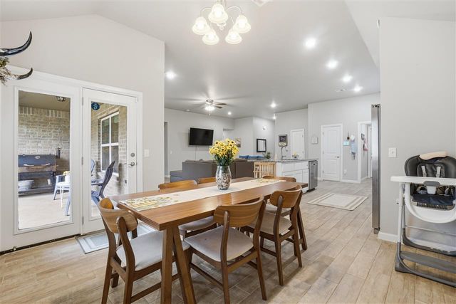 112 Elm Ave, Cache, OK 73527