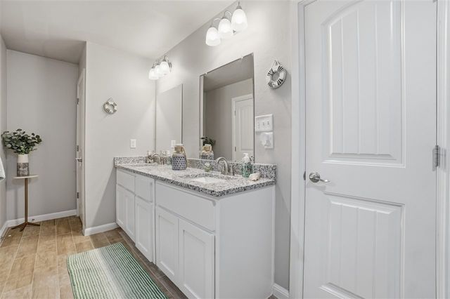 112 Elm Ave, Cache, OK 73527