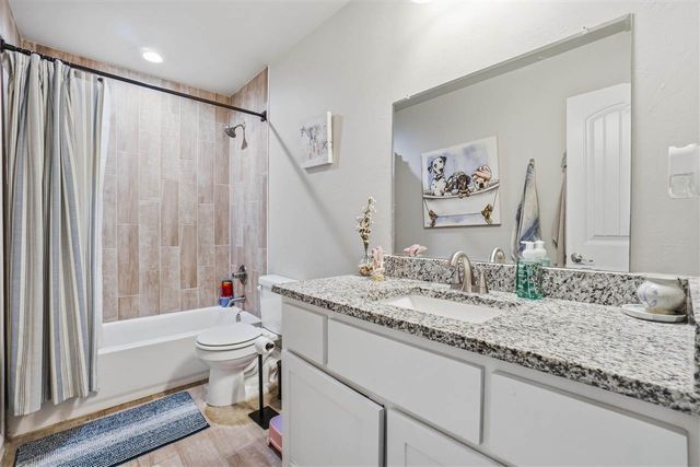 112 Elm Ave, Cache, OK 73527