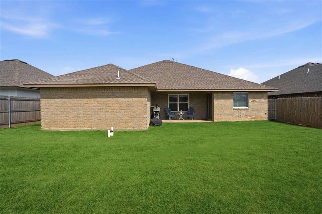 112 Elm Ave, Cache, OK 73527