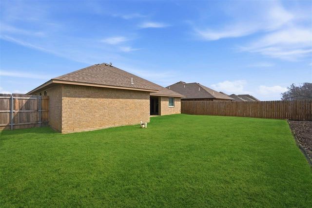 112 Elm Ave, Cache, OK 73527