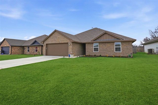 112 Elm Ave, Cache, OK 73527