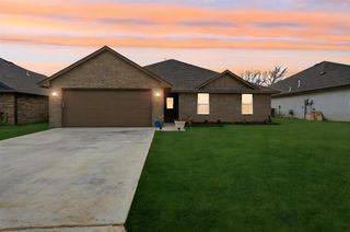 112 Elm Ave, Cache, OK 73527