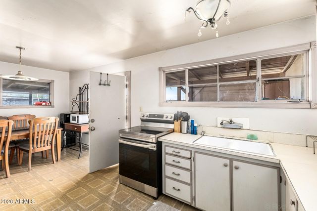 3802 W ALTA VISTA Road, Phoenix, AZ 85041