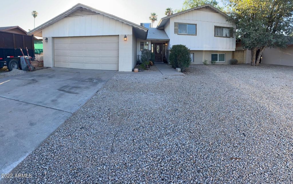 14027 N 33RD Drive, Phoenix, AZ 85053 — photo 2