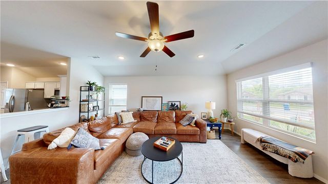 1066 E Sparrow Circle, Fayetteville, AR 72701