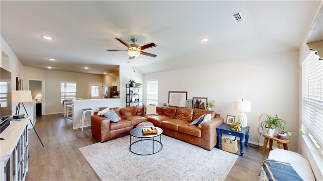 1066 E Sparrow Circle, Fayetteville, AR 72701