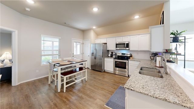 1066 E Sparrow Circle, Fayetteville, AR 72701