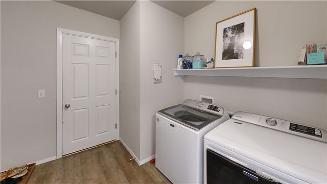 1066 E Sparrow Circle, Fayetteville, AR 72701