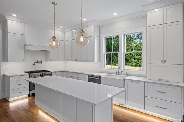 24 Lorraine Court, Northport, NY 11768
