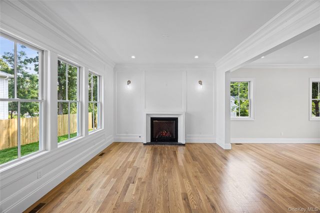 24 Lorraine Court, Northport, NY 11768