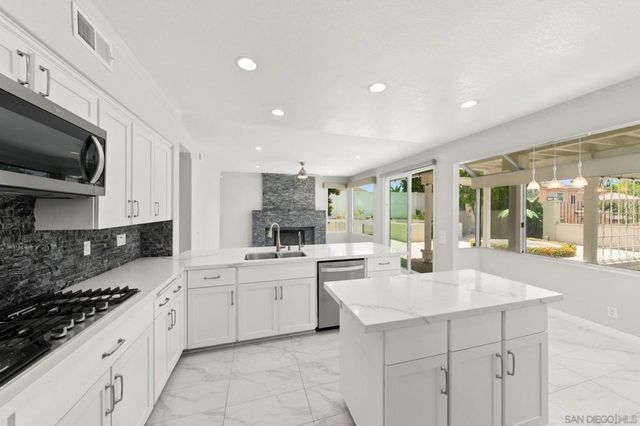 1068 Pacific Hill St, Chula Vista, CA 91911