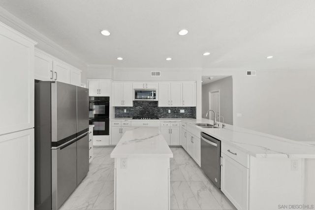 1068 Pacific Hill St, Chula Vista, CA 91911