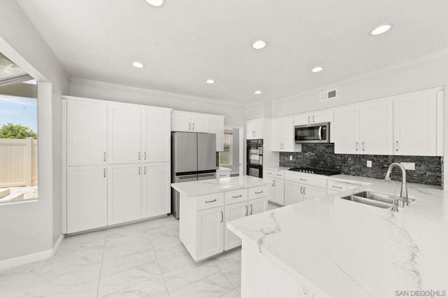 1068 Pacific Hill St, Chula Vista, CA 91911