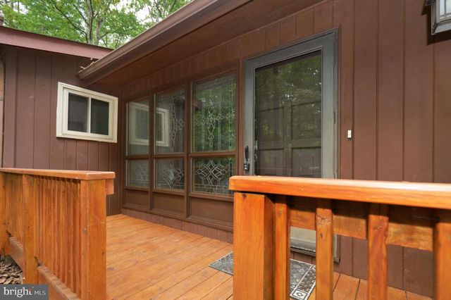 11800 WOLF RUN LN, Clifton, VA 20124