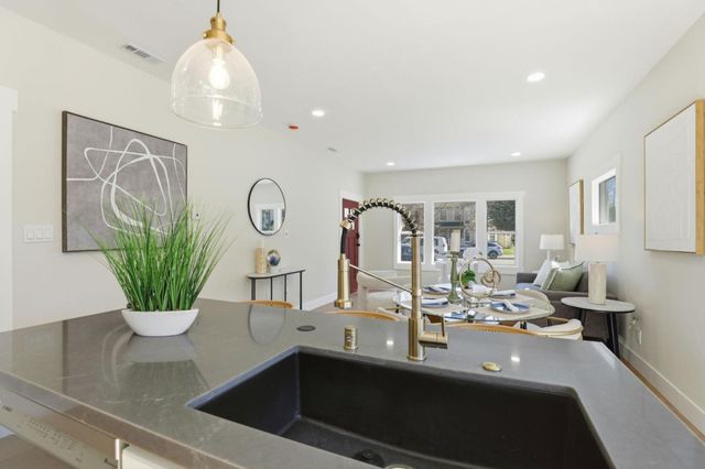 7601 Rosanna Street, Gilroy, CA 95020