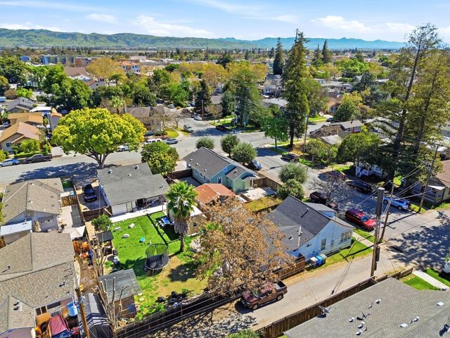 7601 Rosanna Street, Gilroy, CA 95020