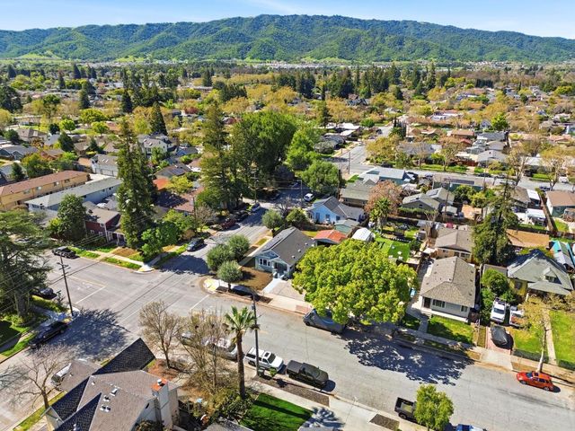 7601 Rosanna Street, Gilroy, CA 95020