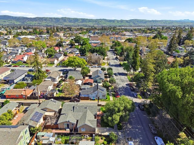 7601 Rosanna Street, Gilroy, CA 95020