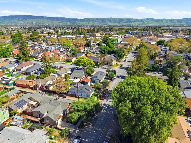 7601 Rosanna Street, Gilroy, CA 95020